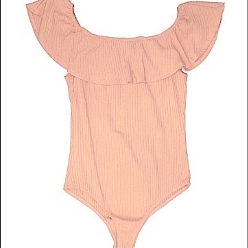 NWT Kendall & Kylie for PACSUN Pink Ruffle Bodysuit S